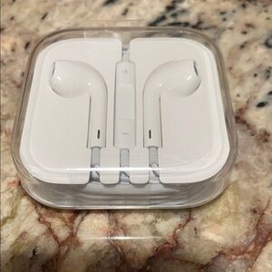 Original Apple Wired Earbuds with Case